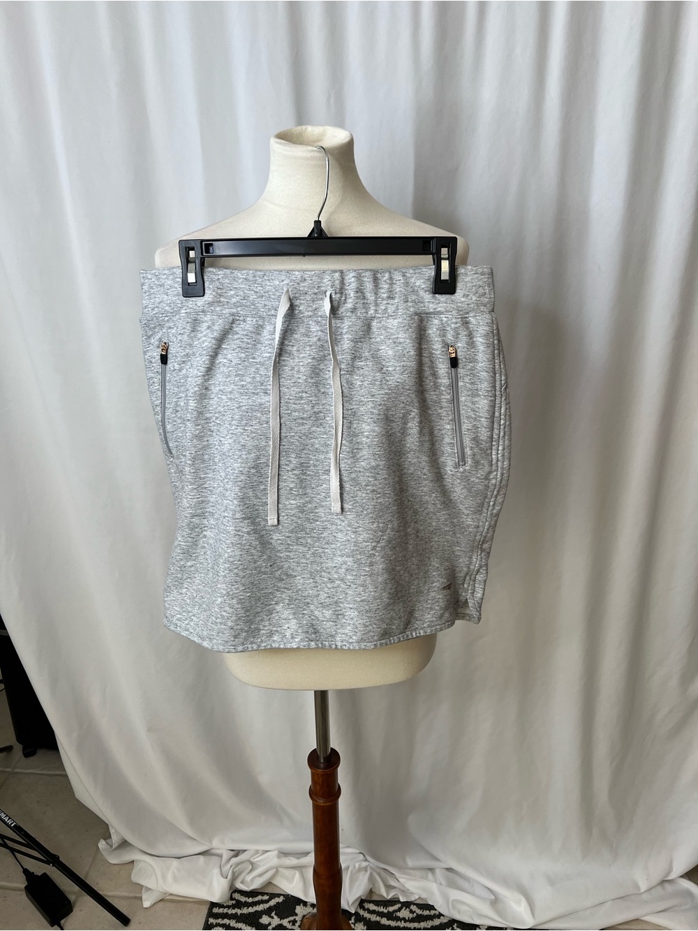 Copper Fit Pro Gray Athletic Skirt – Size Medium